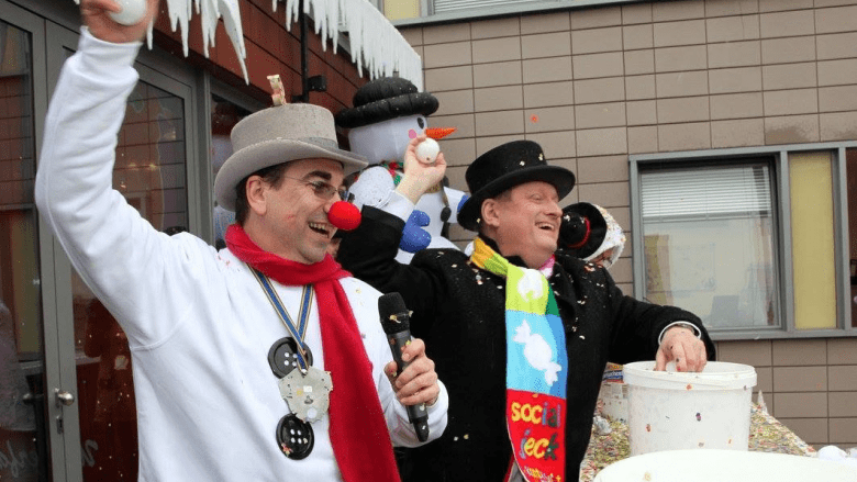 Rathausverteidigung mit Bundesgesundheitsminister Hermann Gröhe an Weiberfastnacht Rathausverteidigung mit Bundesgesundheitsminister Hermann Gröhe an Weiberfastnacht