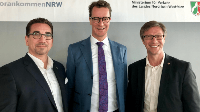 (v.l.) Guido Déus MdL, NRW-Verkehrsminister Hendrik Wüst, Dr. Christos Katzidis MdL (v.l.) Guido Déus MdL, NRW-Verkehrsminister Hendrik Wüst, Dr. Christos Katzidis MdL