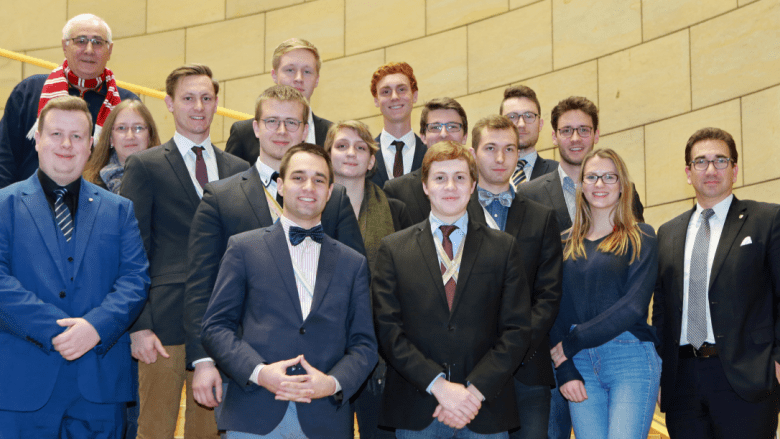 Gudio Déus MdL mit der Besuchergruppe "Staufia" aus Bonn (Quelle: Volker Zierhut CDU-Landtagsfraktion) Gudio Déus MdL mit der Besuchergruppe "Staufia" aus Bonn (Quelle: Volker Zierhut CDU-Landtagsfraktion)