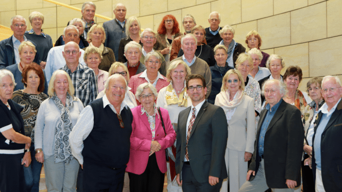 Guido Déus mit der Besuchergruppe "Colloquium Humanum"