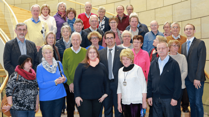 Guido Déus MdL mit der Besuchergruppe aus Bonn