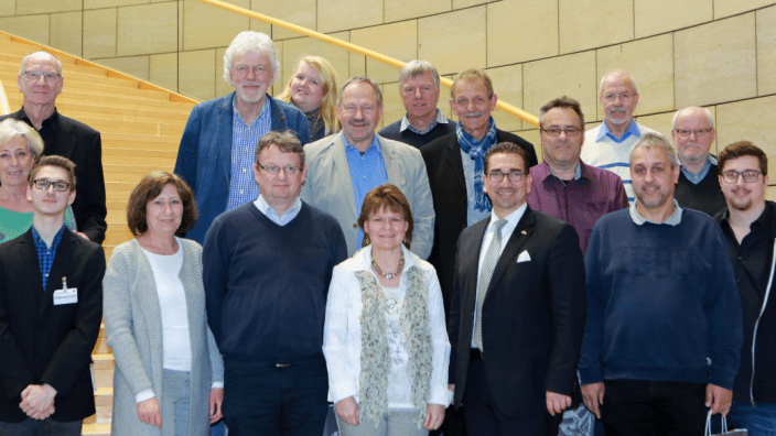 Guido Déus MdL mit der Besuchergruppe aus Bonn-Beuel
