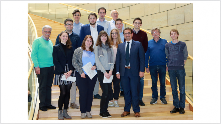 Guido Déus MdL mit der Besuchergruppe aus dem Bonner Wahlkreis im Landtag NRW (Quelle: Volker Zierhut CDU-Landtagsfraktion)